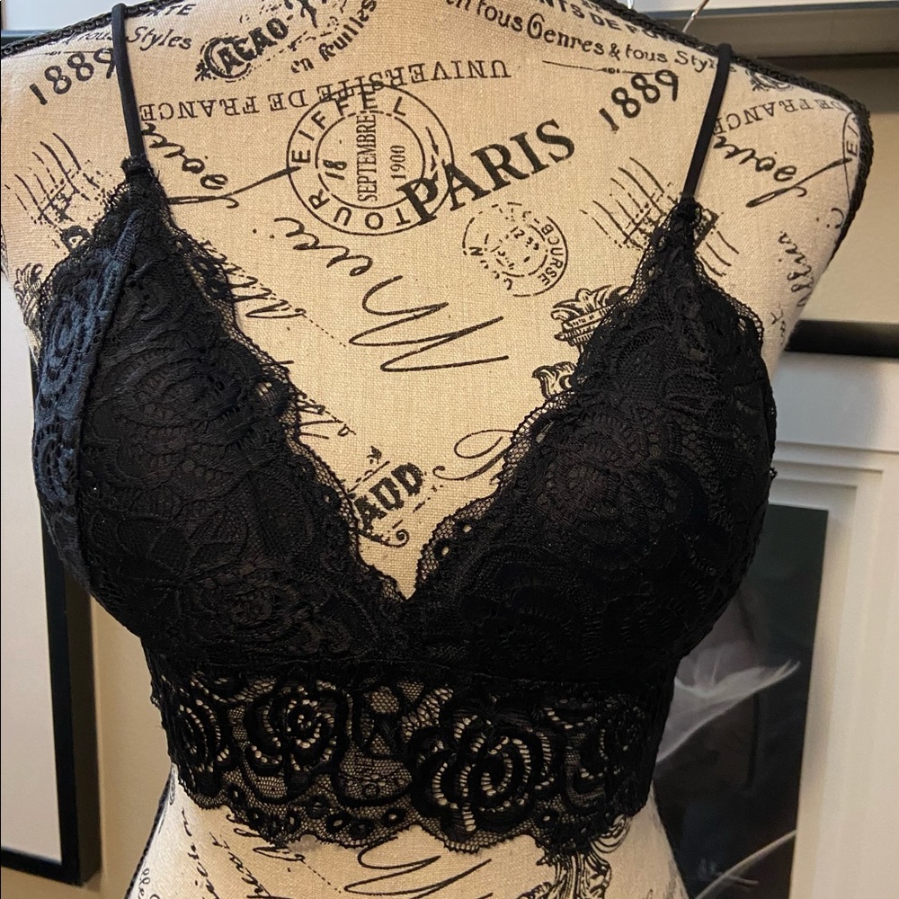 NWOT Shein Black Lace Bralette Lg (34C, 36A, 36B)